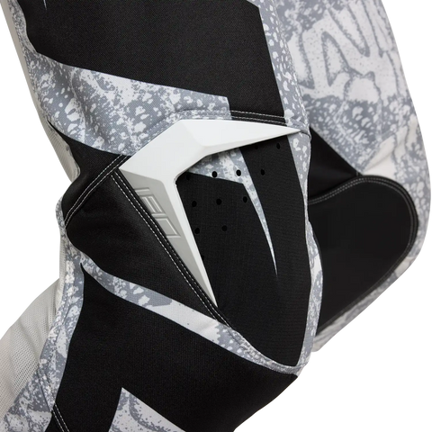 180 DNGR Pants