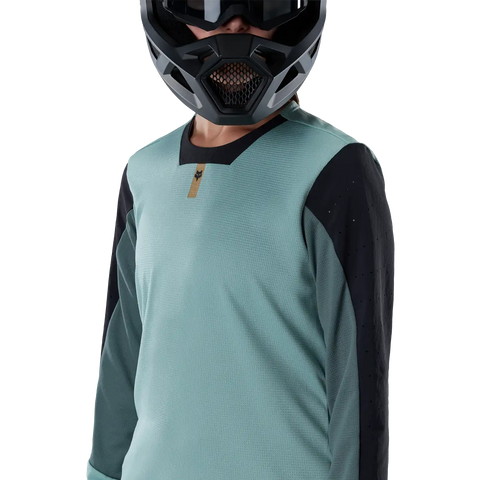 Womens Defend Long Sleeve Jersey
